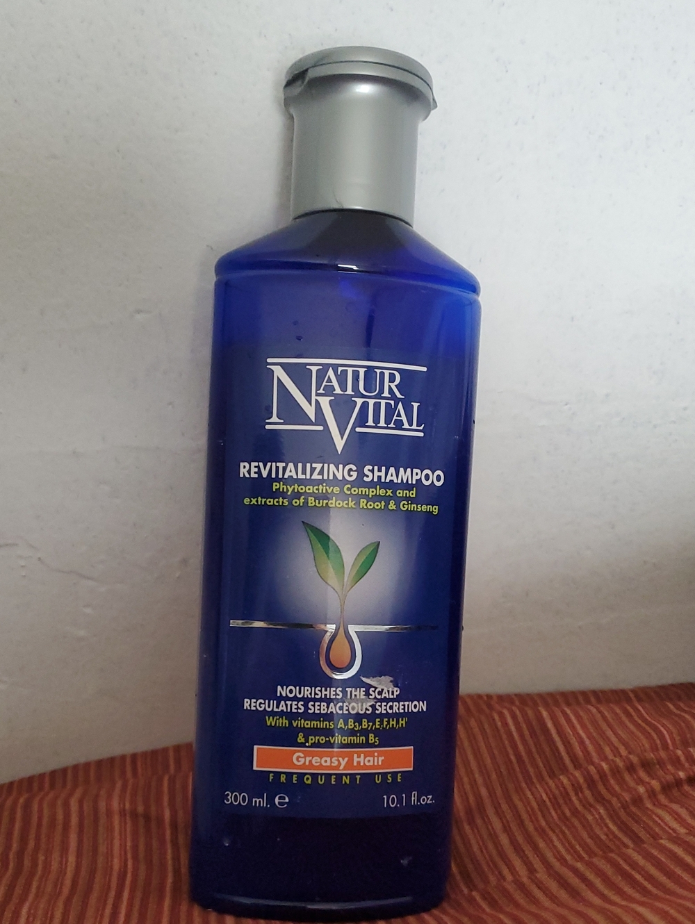 Revitalizing Shampoo for Greasy Hair - Blue